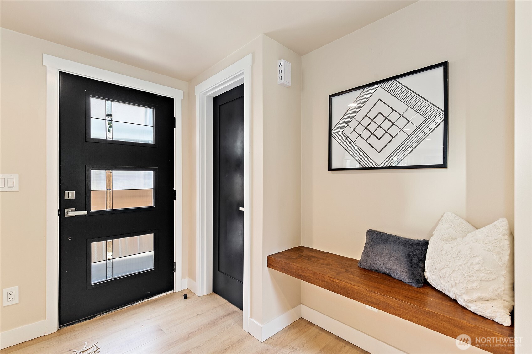 14338 Ashworth Avenue N #B, Seattle, WA 98133-7124