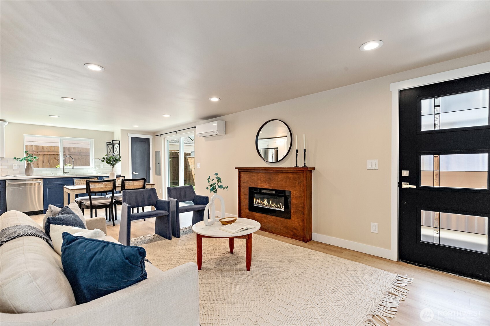 14338 Ashworth Avenue N #B, Seattle, WA 98133-7124