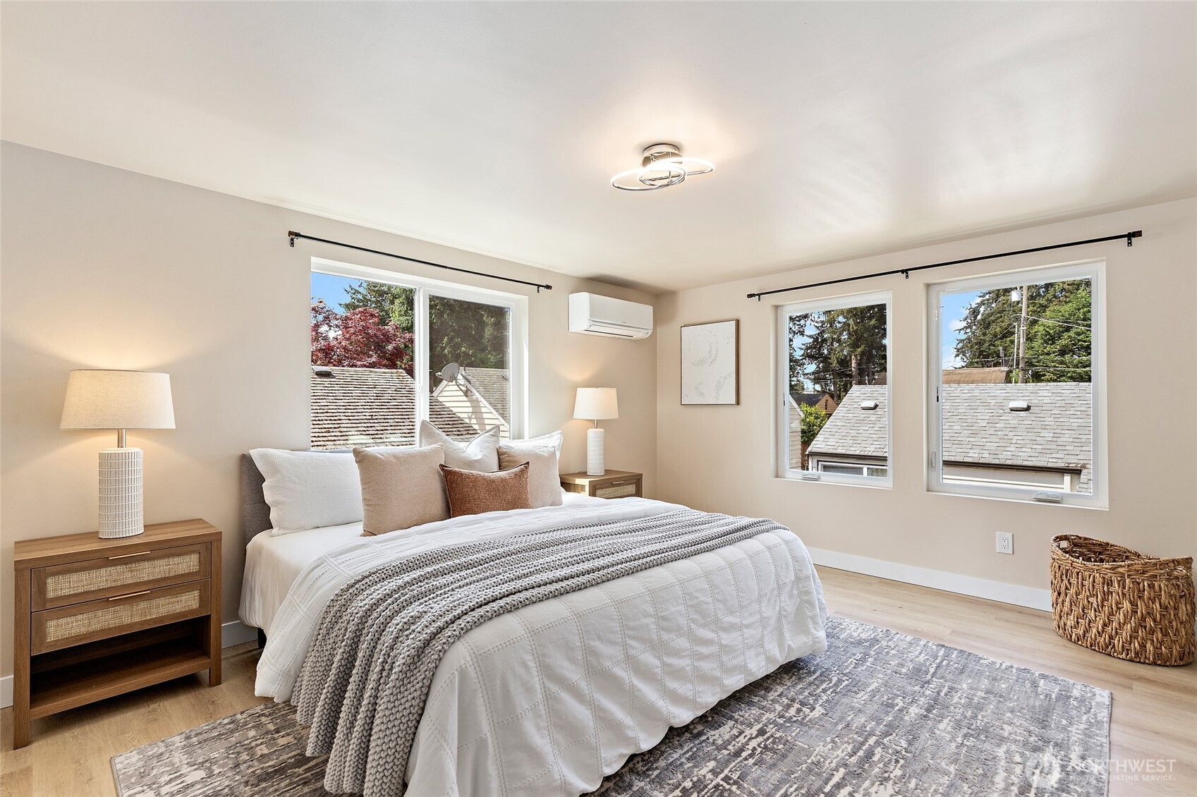 14338 Ashworth Avenue N #B, Seattle, WA 98133-7124