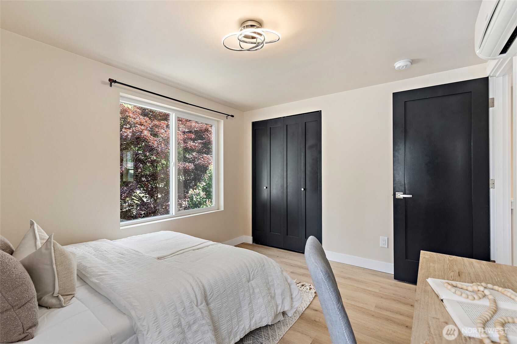 14338 Ashworth Avenue N #B, Seattle, WA 98133-7124