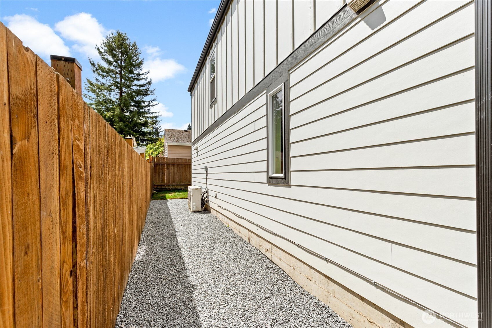 14338 Ashworth Avenue N #B, Seattle, WA 98133-7124