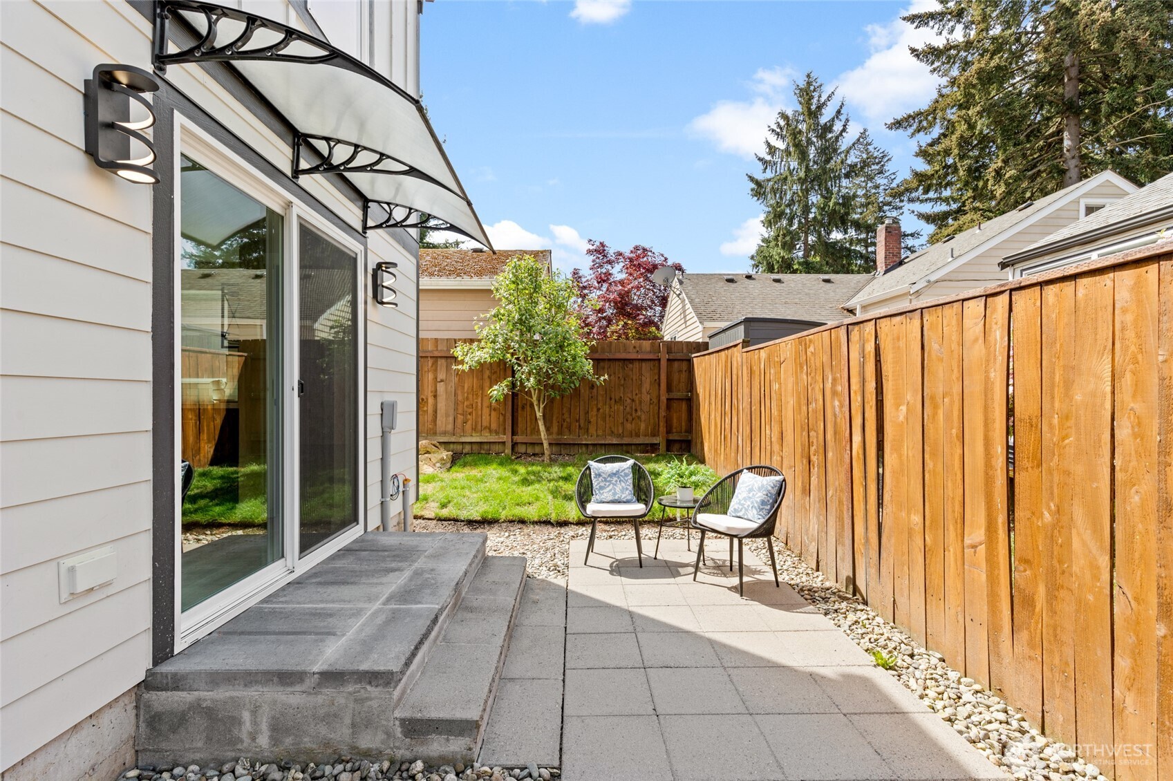 14338 Ashworth Avenue N #B, Seattle, WA 98133-7124