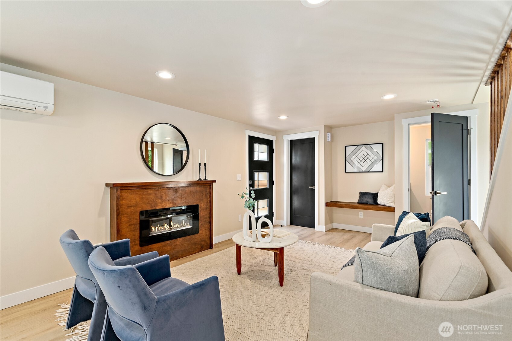 14338 Ashworth Avenue N #B, Seattle, WA 98133-7124