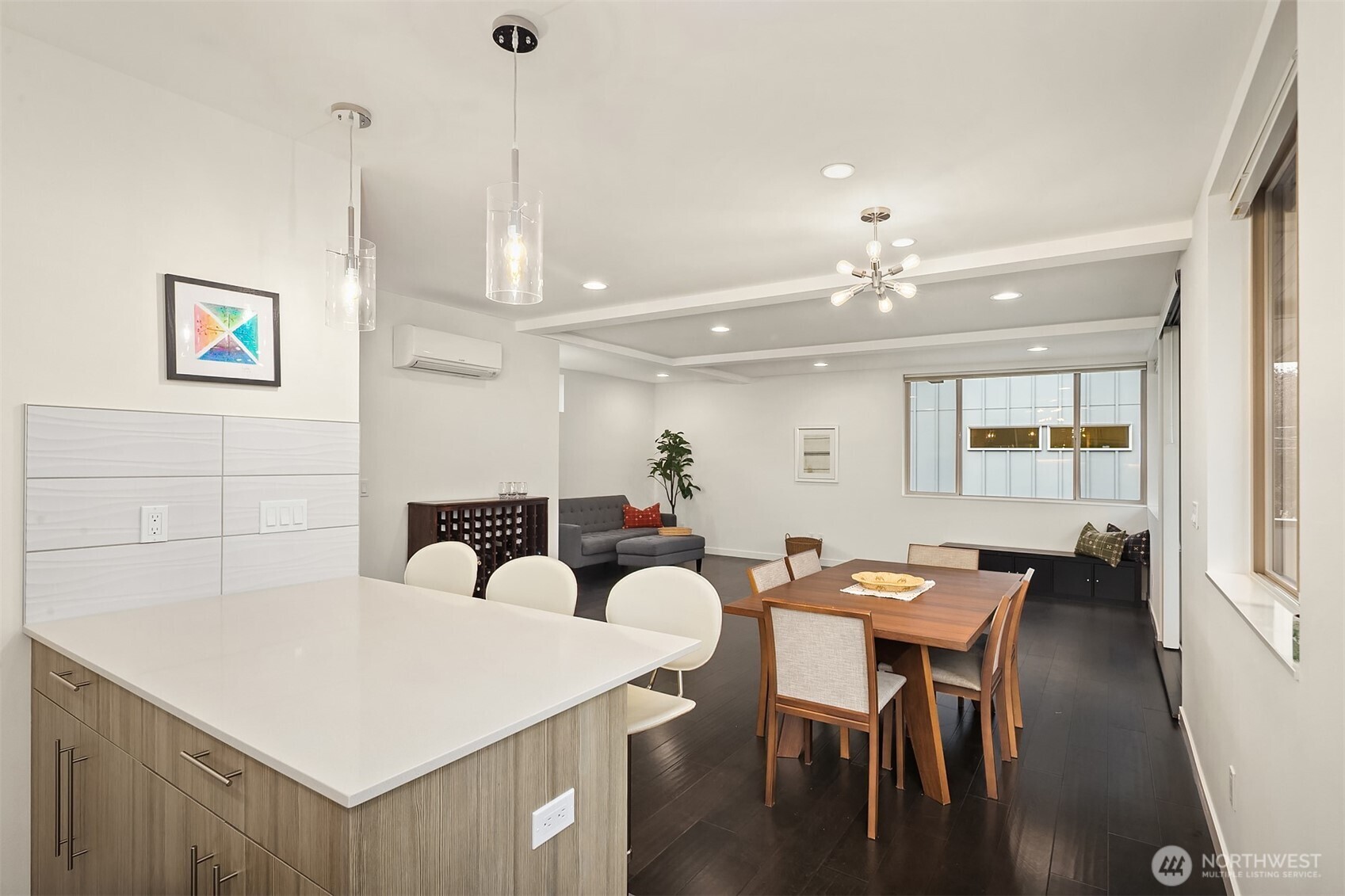 9230 Interlake Avenue N, Seattle, WA 98103