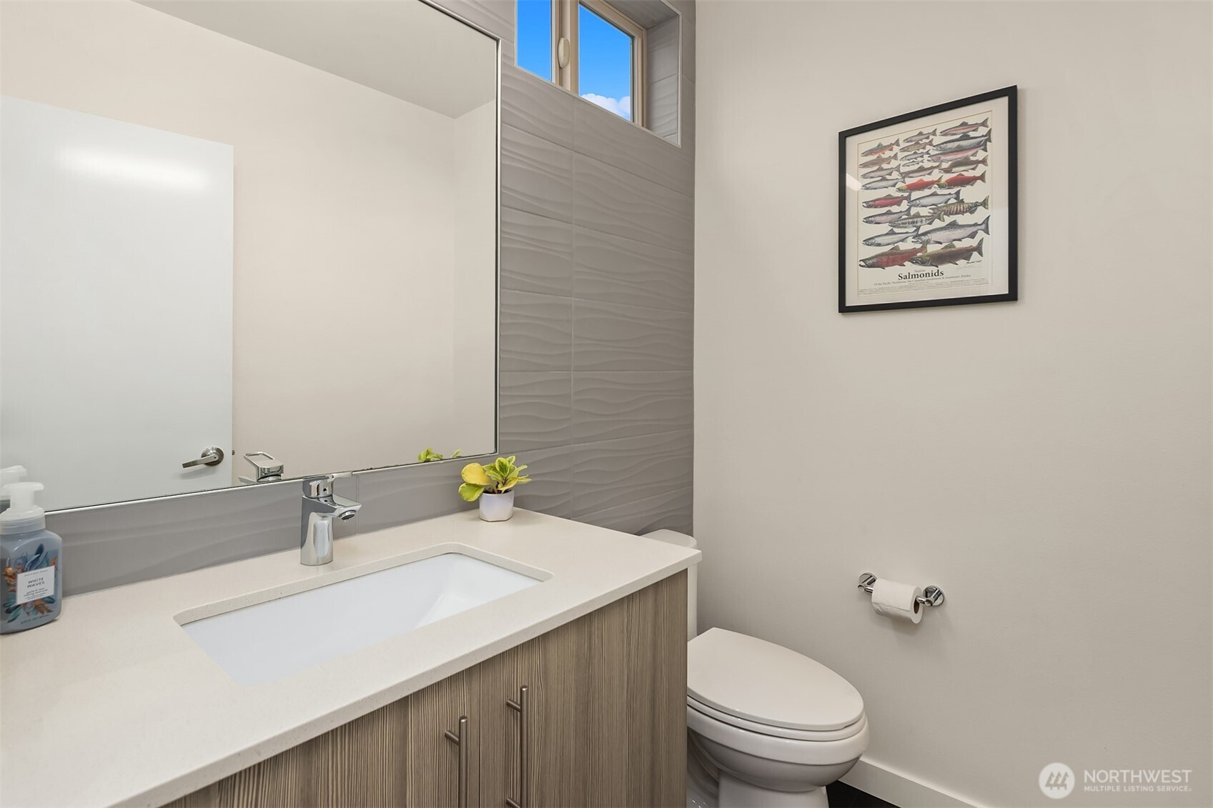 9230 Interlake Avenue N, Seattle, WA 98103