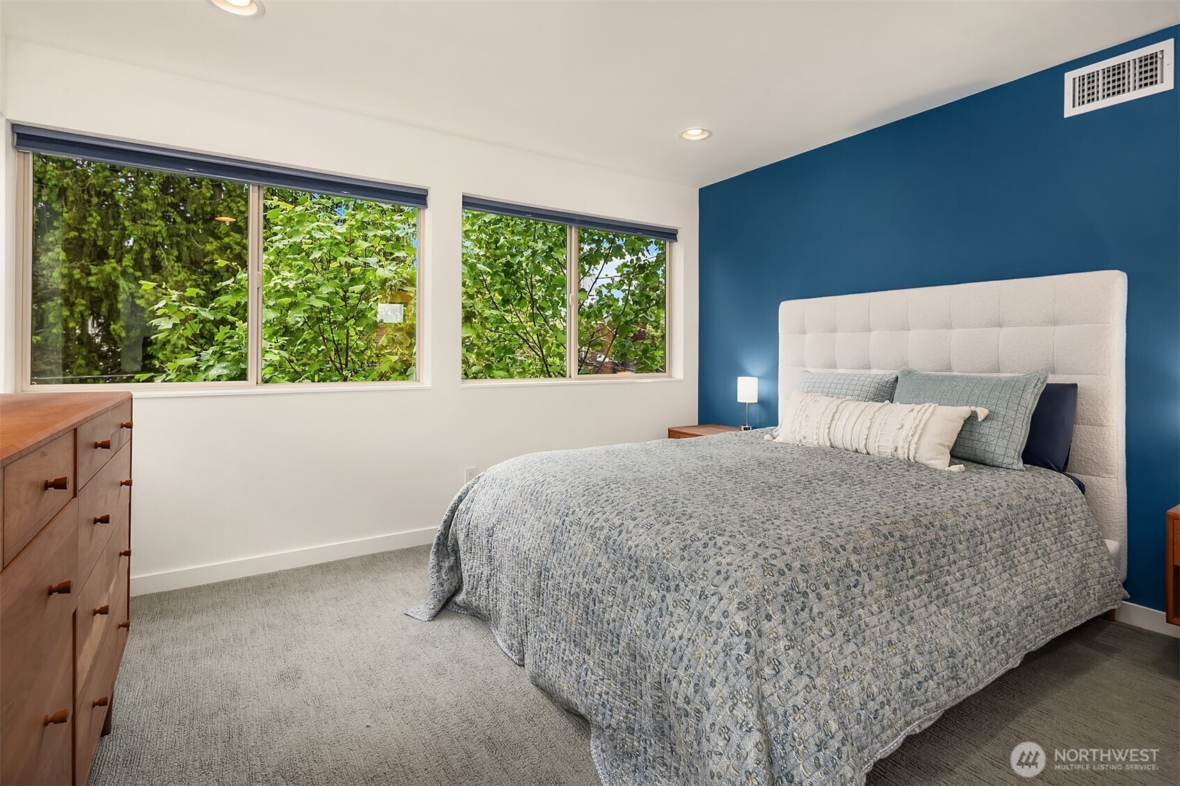 9230 Interlake Avenue N, Seattle, WA 98103