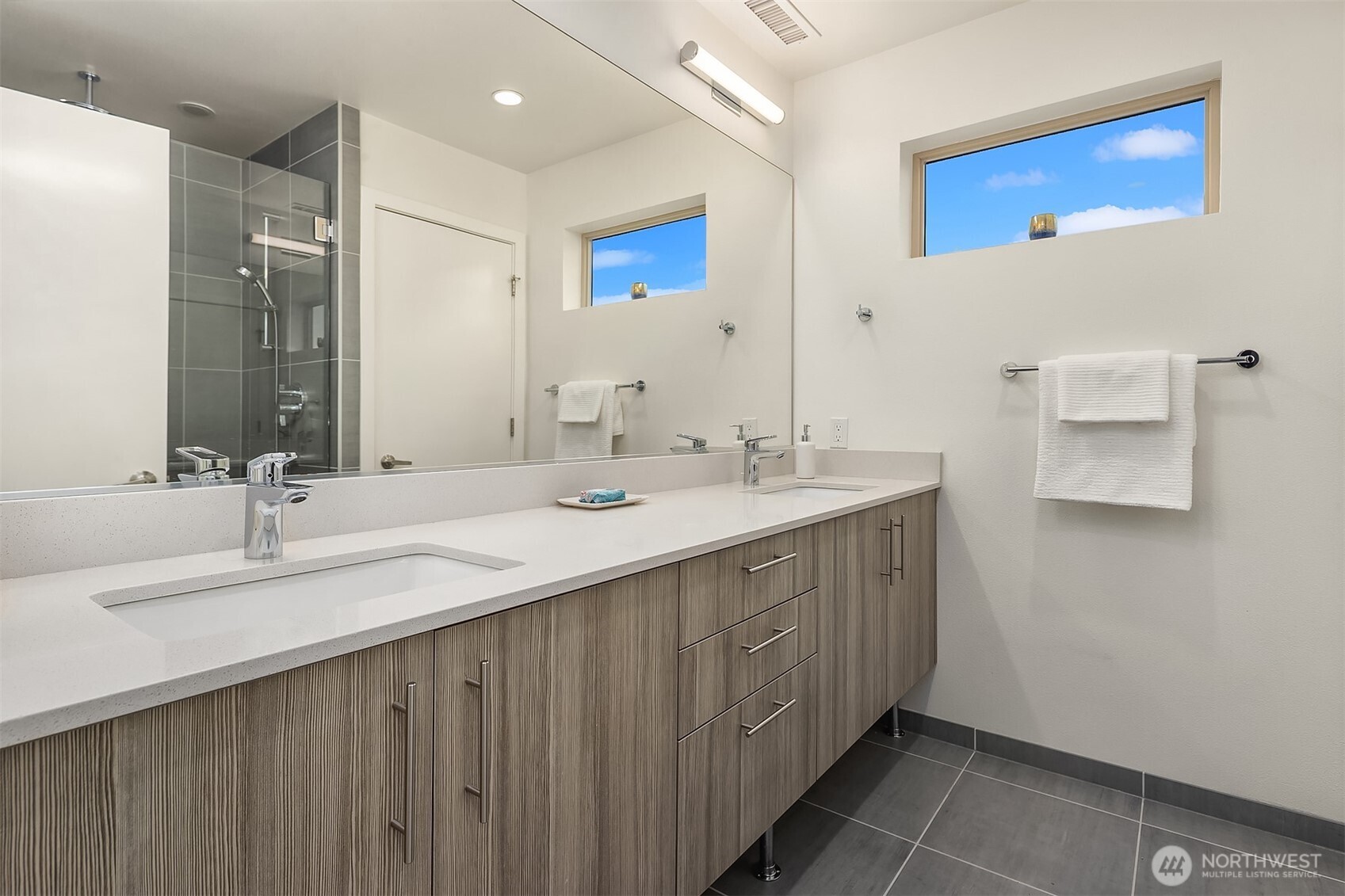 9230 Interlake Avenue N, Seattle, WA 98103