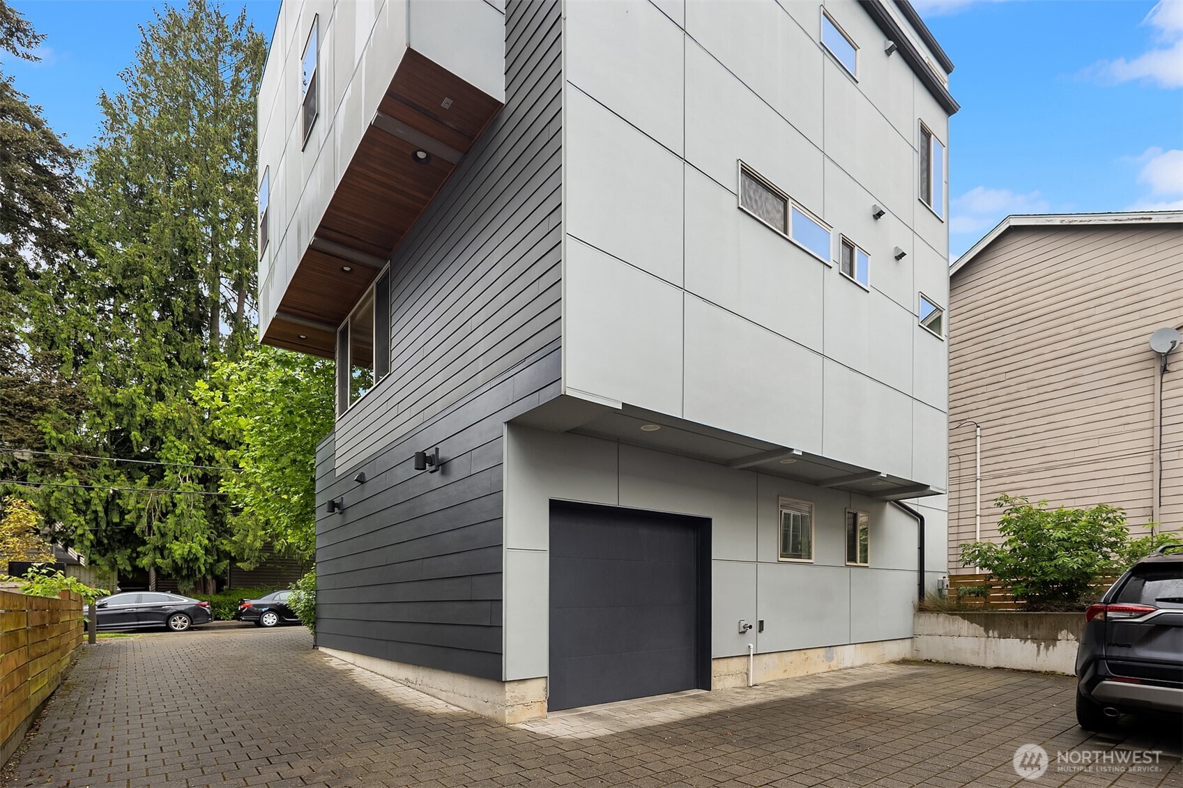 9230 Interlake Avenue N, Seattle, WA 98103