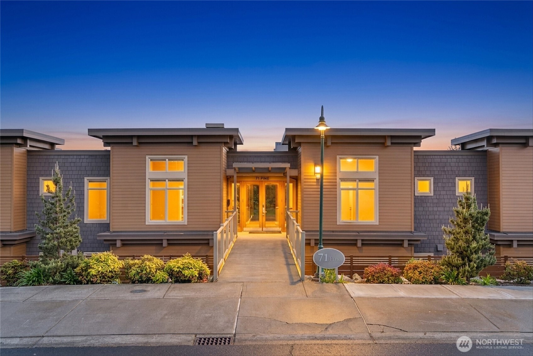 71 Pine Street #201, Edmonds, WA 98020