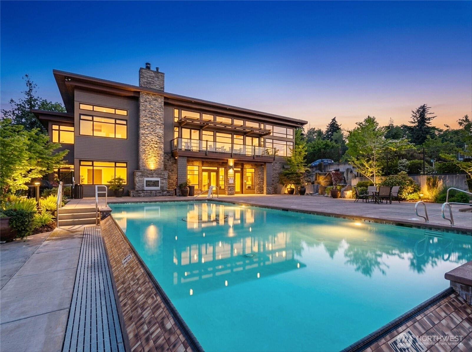 71 Pine Street #201, Edmonds, WA 98020