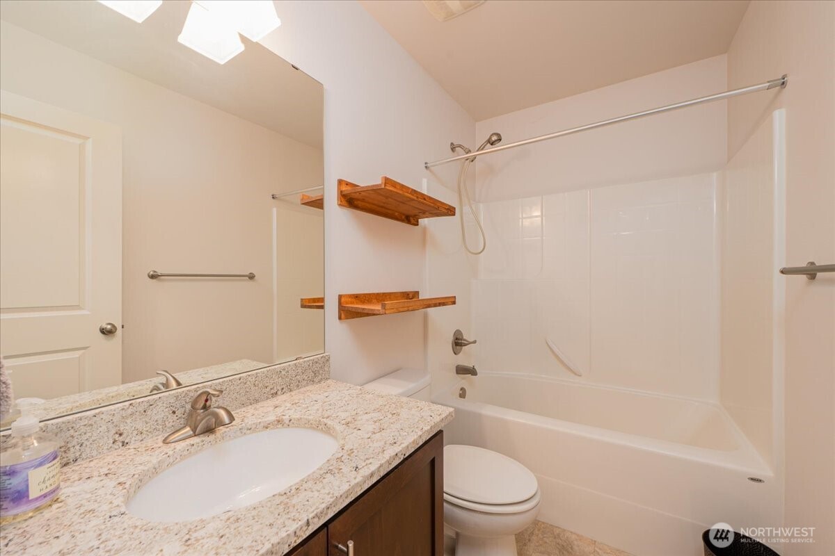 6910 31st Avenue SW, Seattle, WA 98126