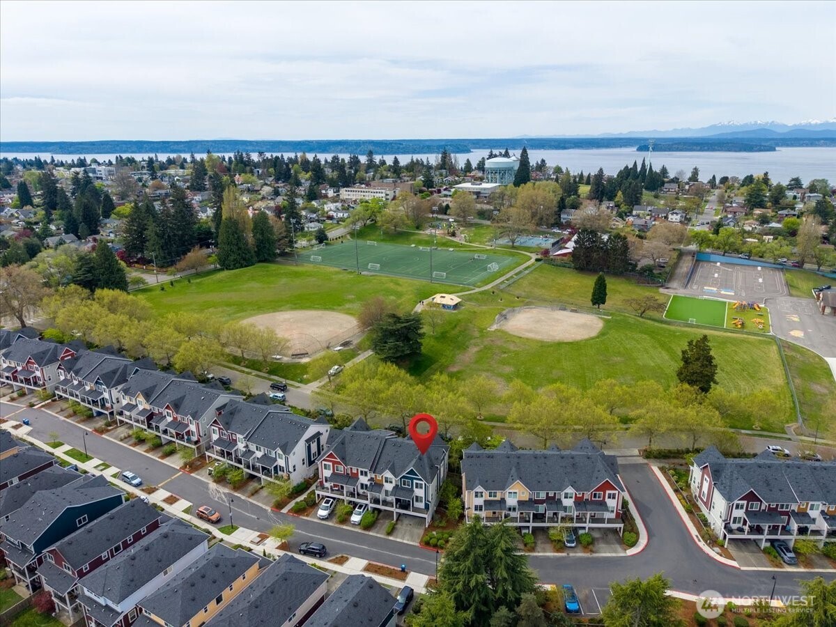 6910 31st Avenue SW, Seattle, WA 98126