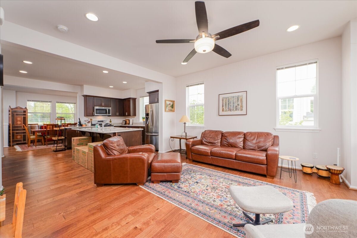 6910 31st Avenue SW, Seattle, WA 98126