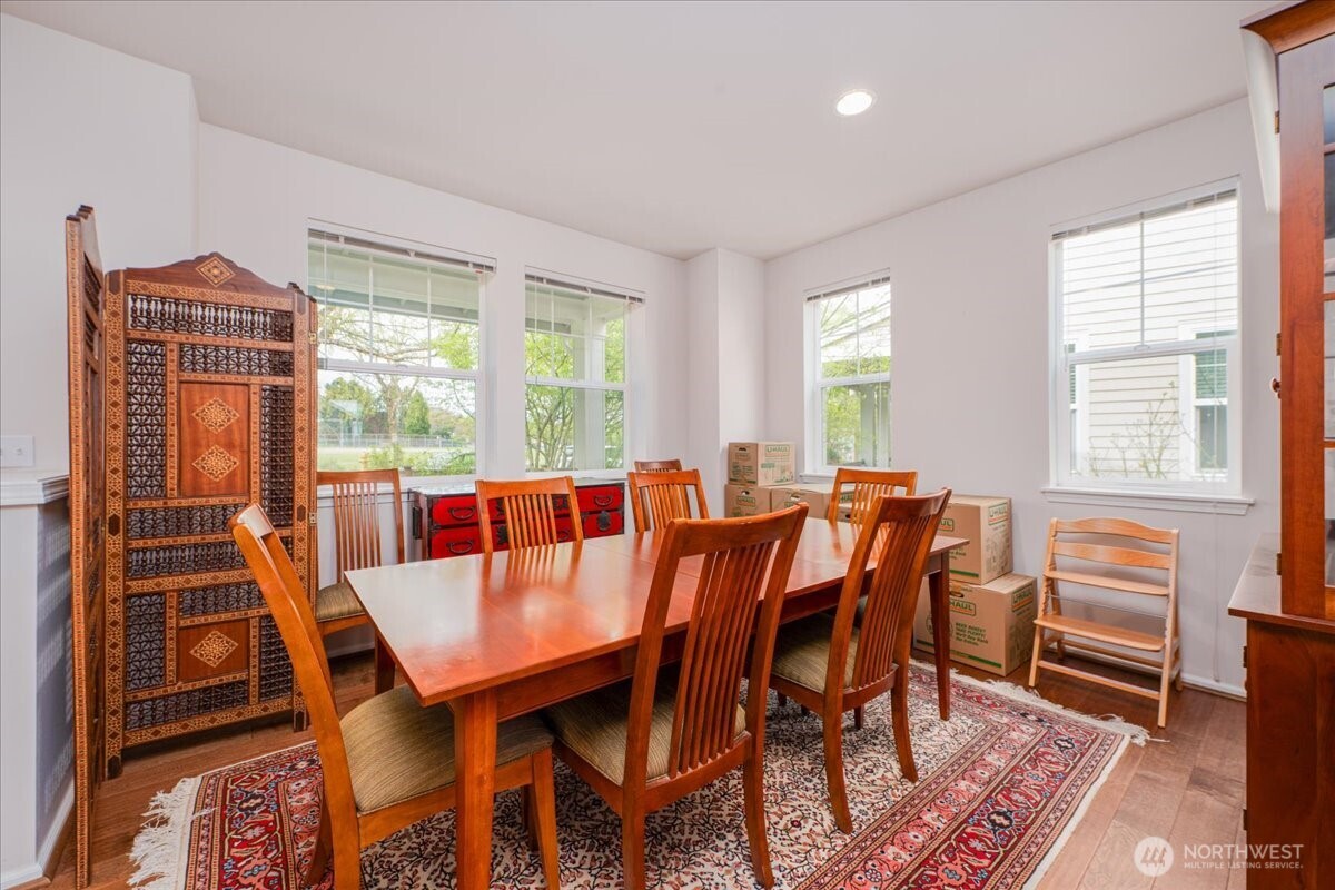 6910 31st Avenue SW, Seattle, WA 98126