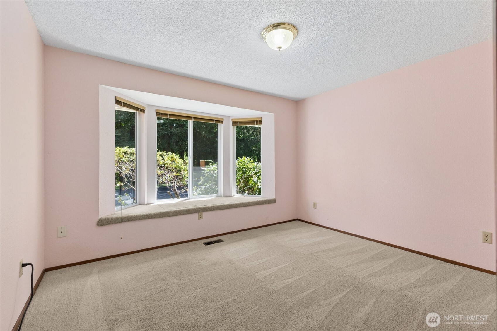 7204 44th Avenue NE, Olympia, WA 98516