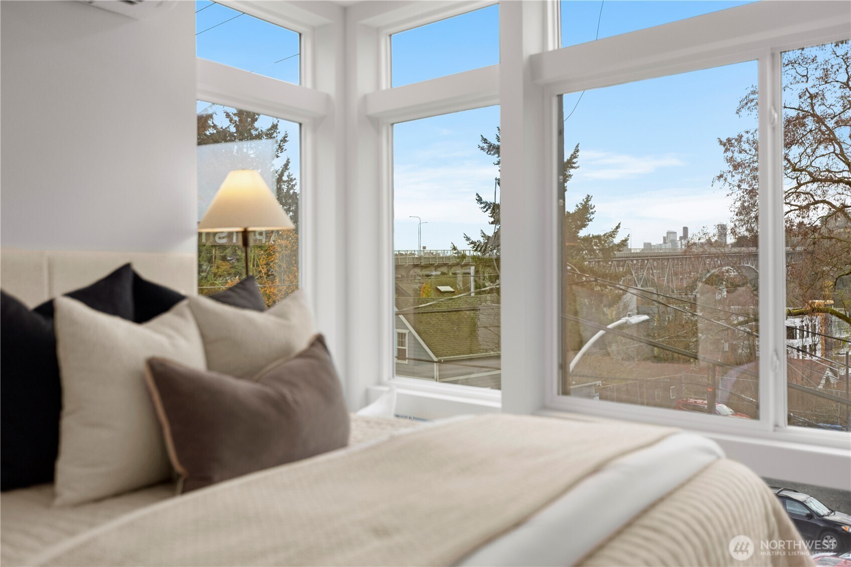 724 N 36th Street , Seattle, WA 98103