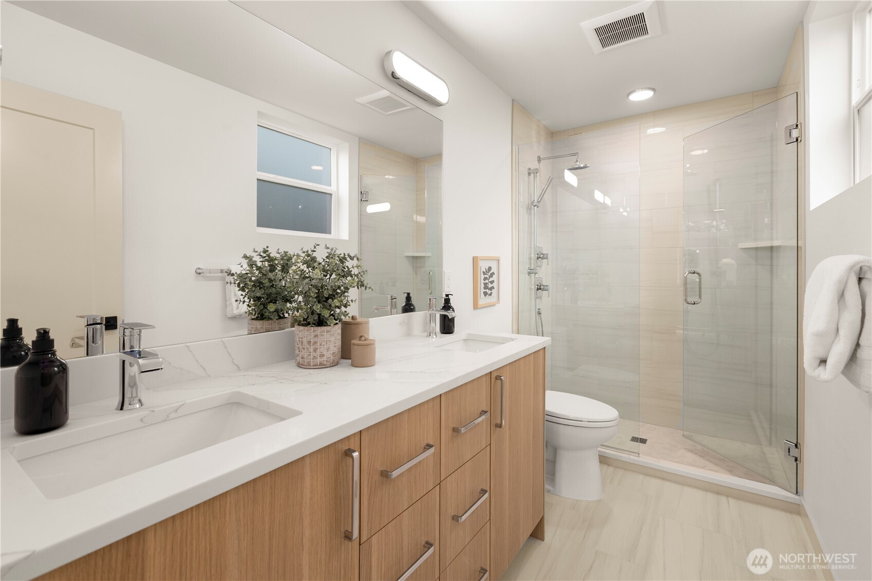 724 N 36th Street , Seattle, WA 98103