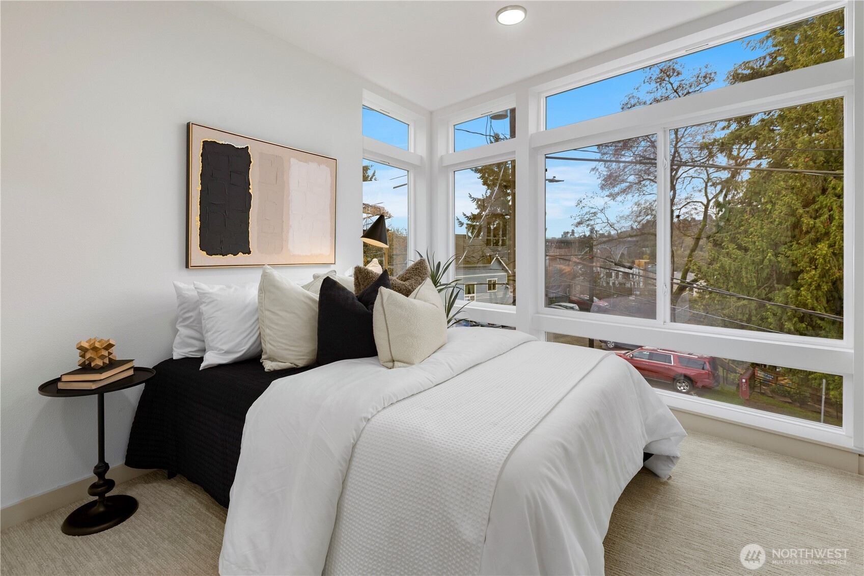 724 N 36th Street , Seattle, WA 98103