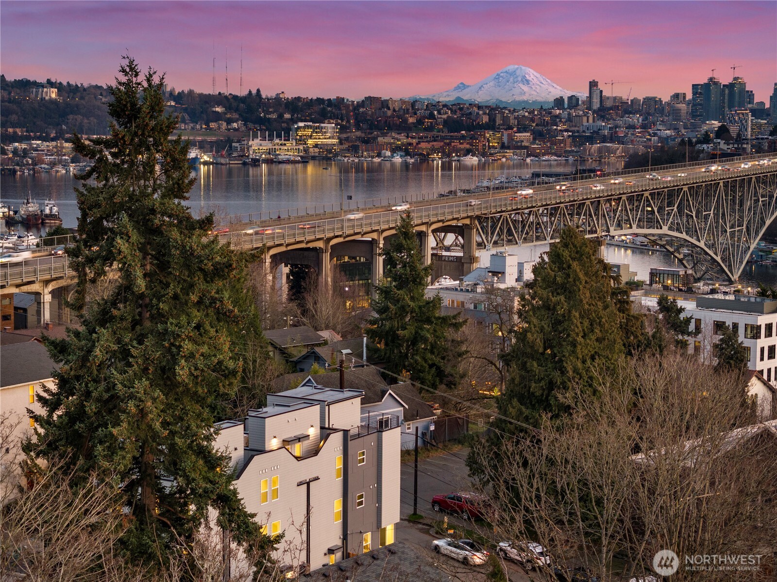 724 N 36th Street , Seattle, WA 98103