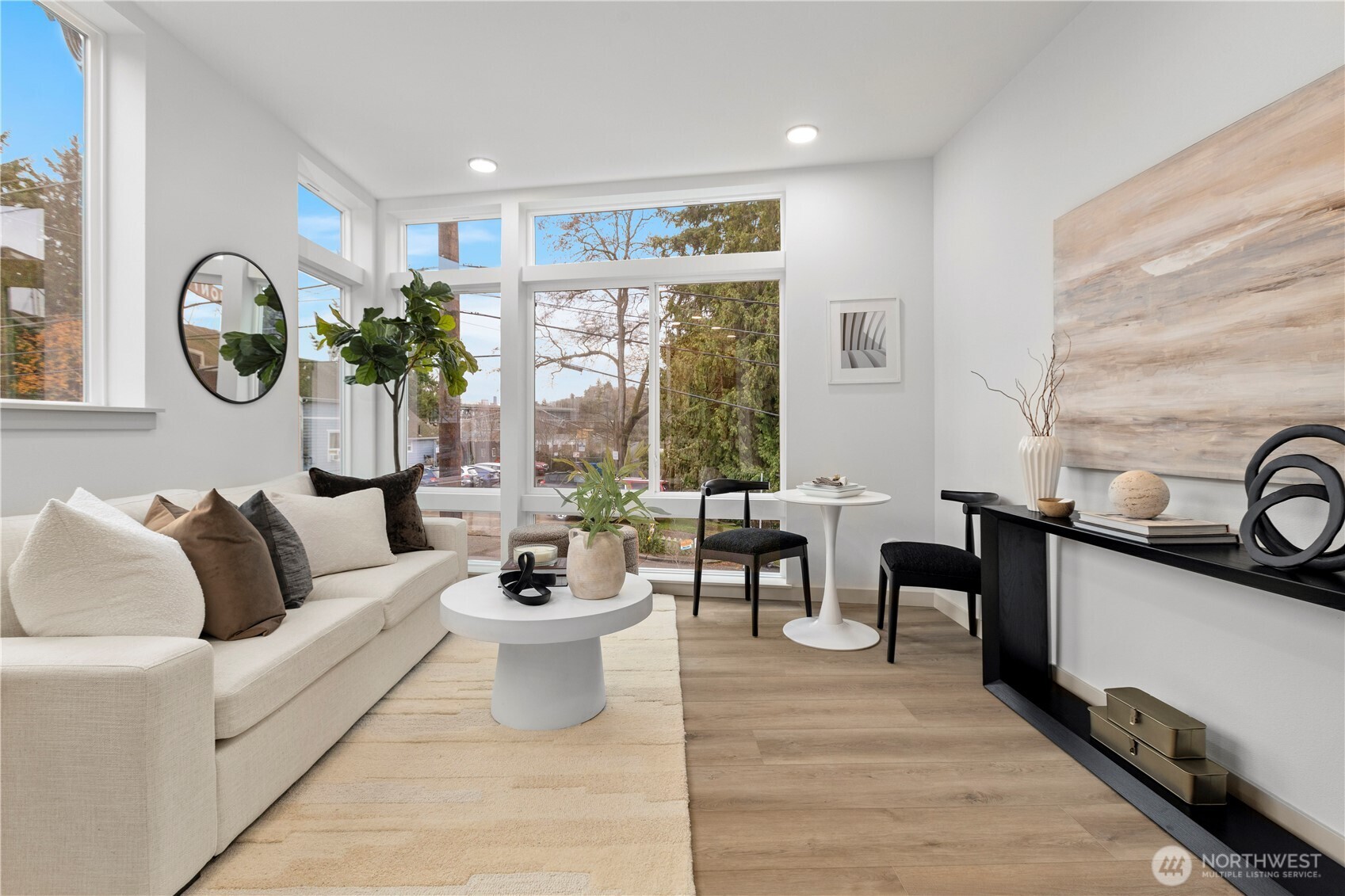 724 N 36th Street , Seattle, WA 98103