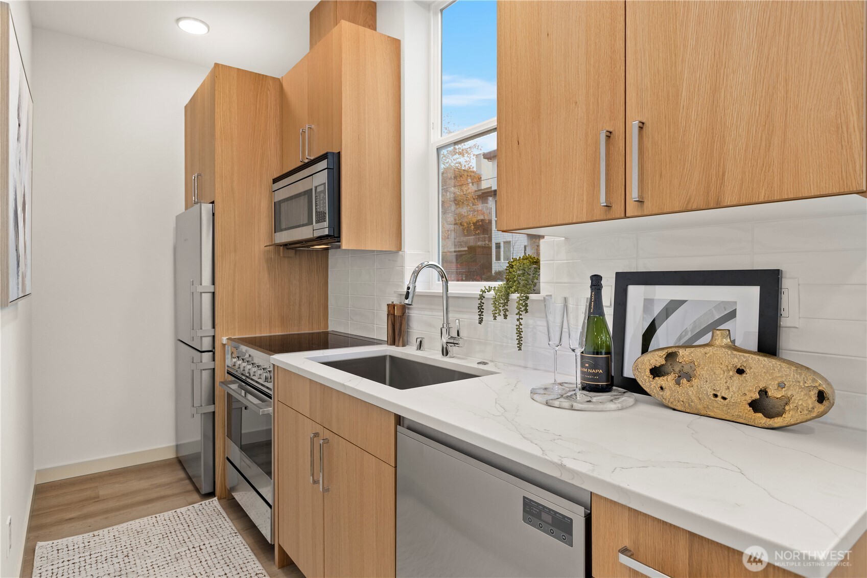 724 N 36th Street , Seattle, WA 98103