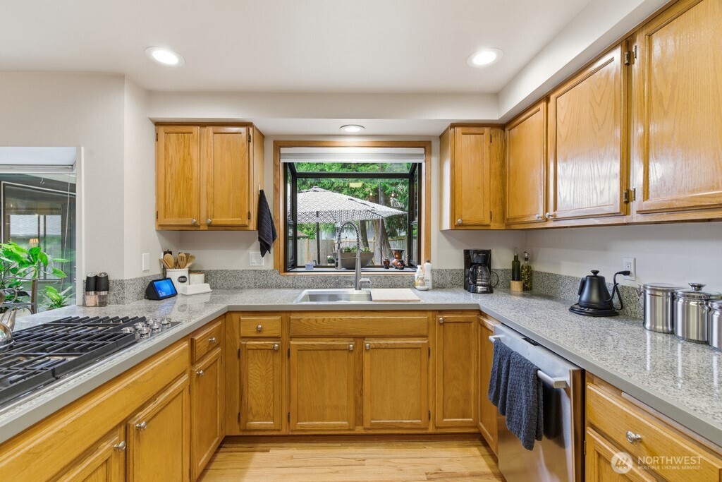 20712 33rd Avenue W, Lynnwood, WA 98036