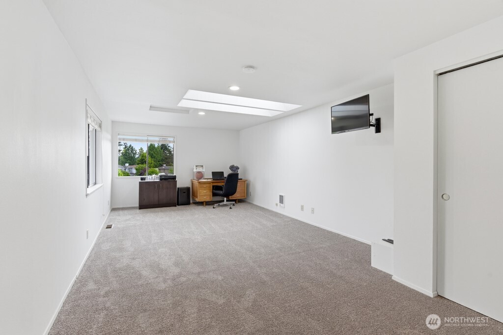 20712 33rd Avenue W, Lynnwood, WA 98036