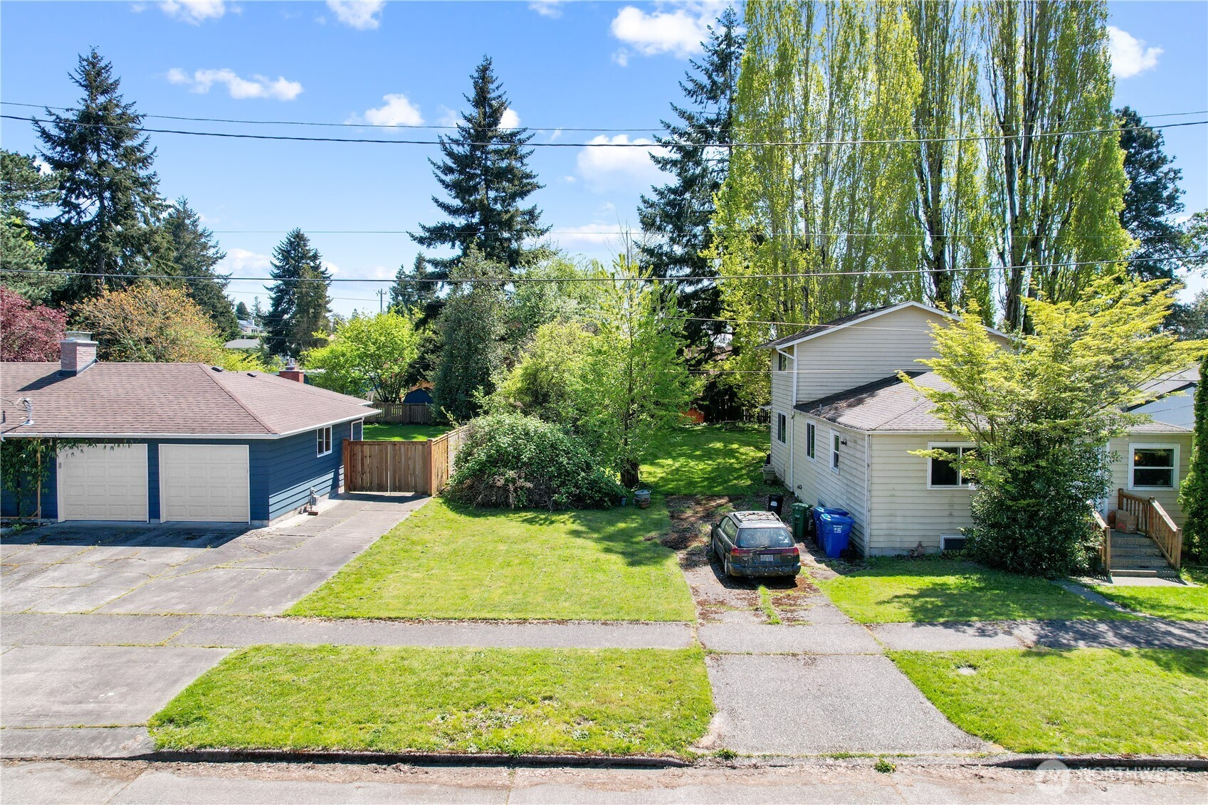 1417 SW Donovan Street , Seattle, WA 98106
