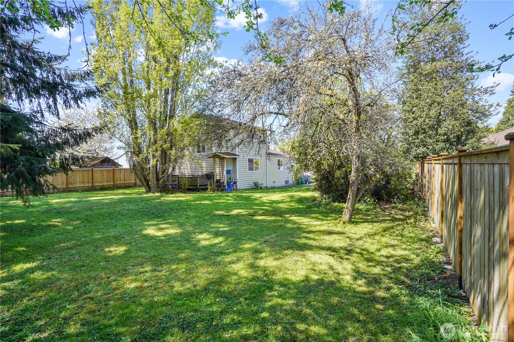 1417 SW Donovan Street , Seattle, WA 98106