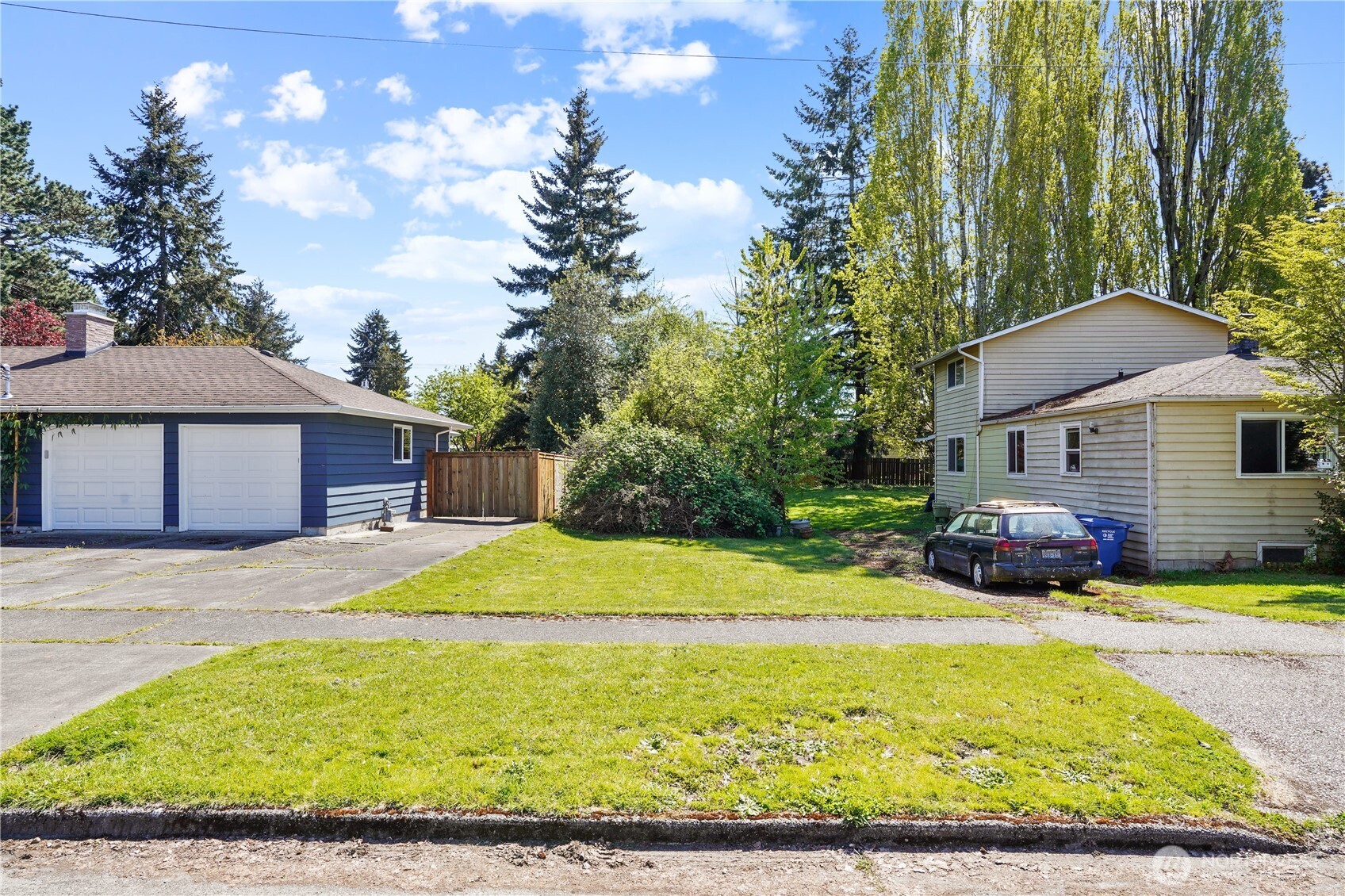 1417 SW Donovan Street , Seattle, WA 98106
