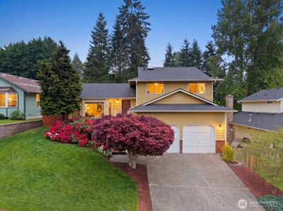 904 SW 214th Place , Lynnwood, WA 98036