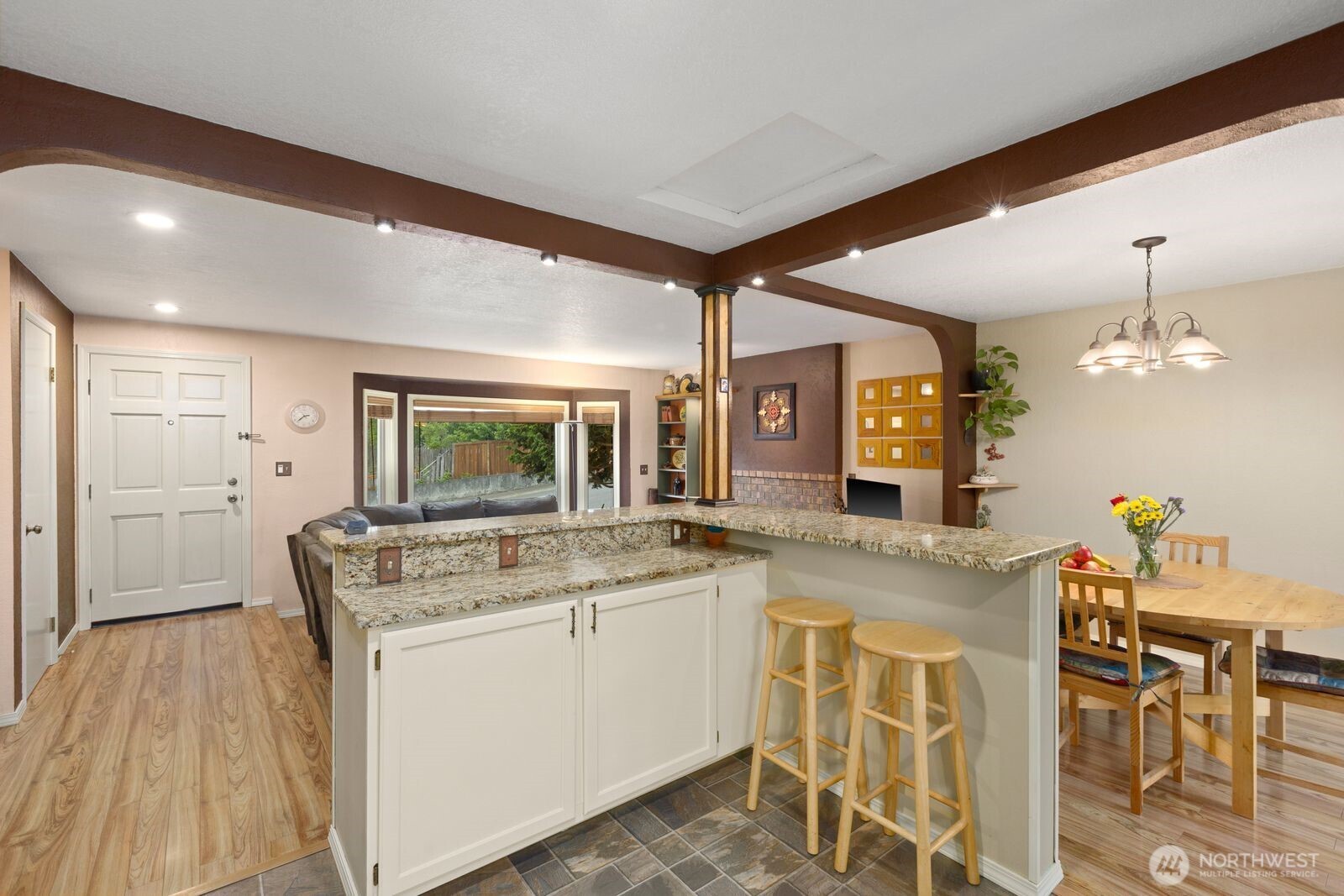 904 SW 214th Place , Lynnwood, WA 98036