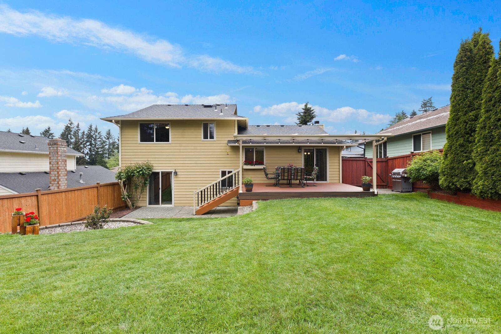 904 SW 214th Place , Lynnwood, WA 98036