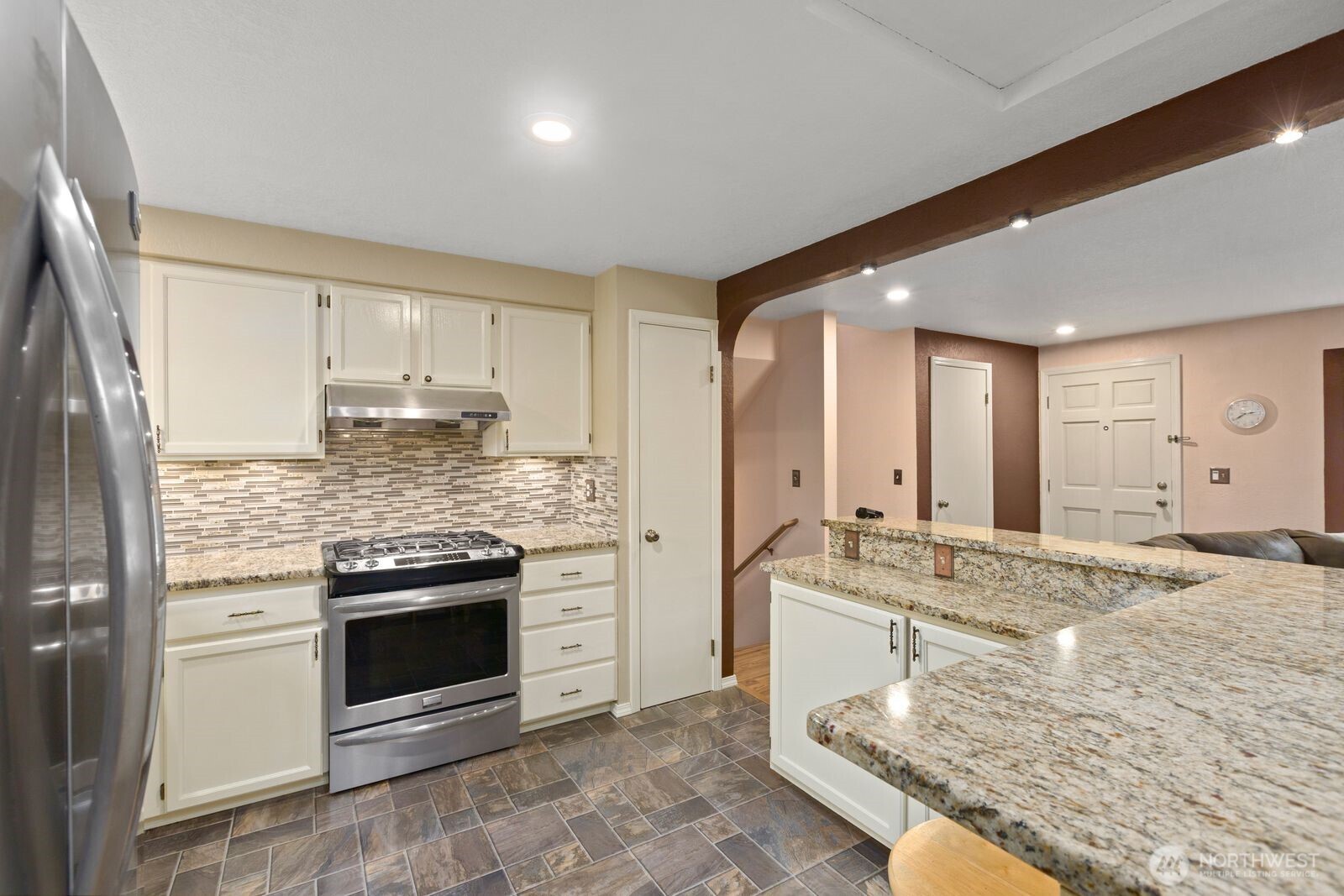 904 SW 214th Place , Lynnwood, WA 98036