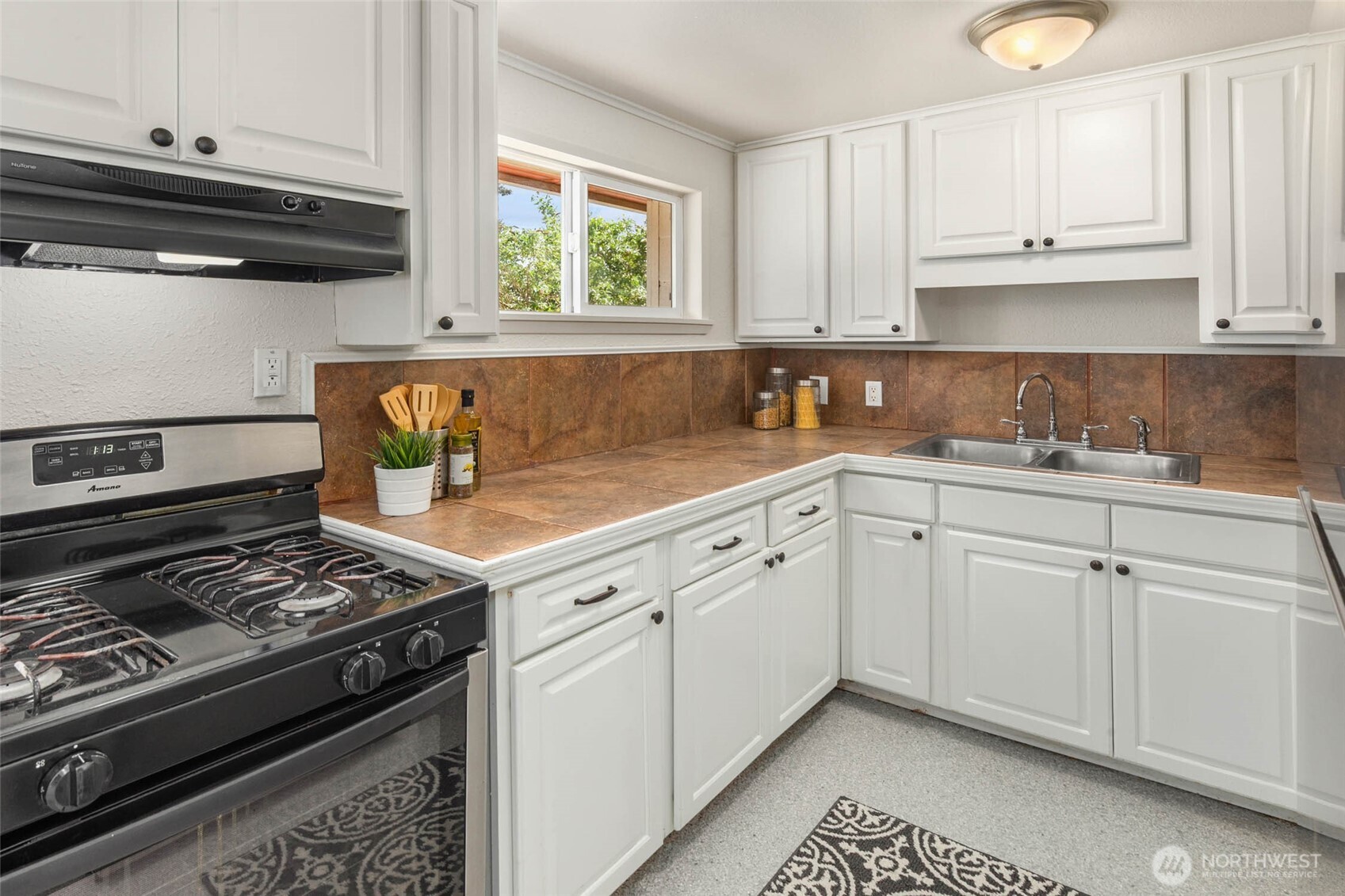 23803 56th Avenue W, Mountlake Terrace, WA 98043