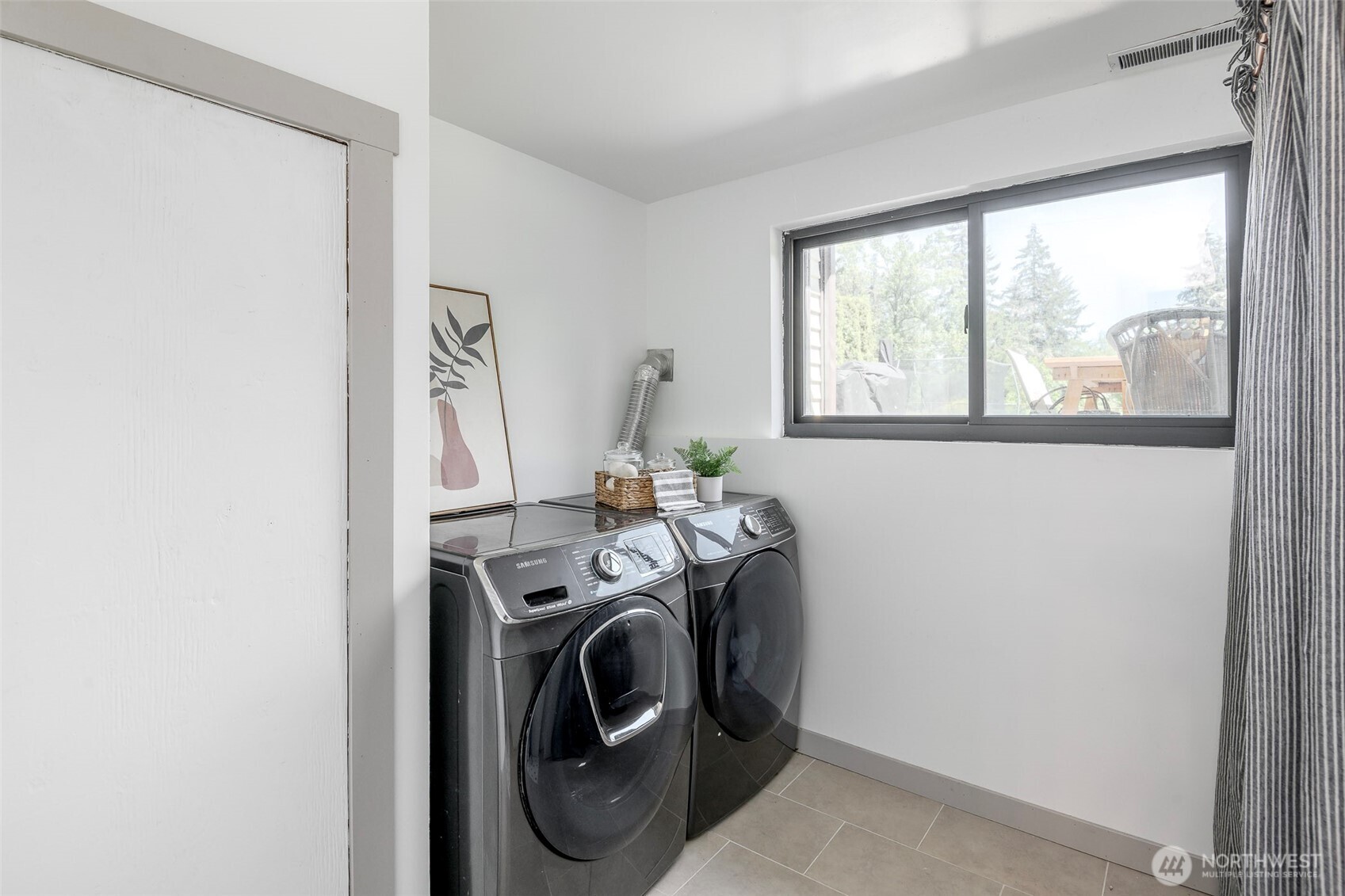 6667 E Grandview Avenue , Tacoma, WA 98404