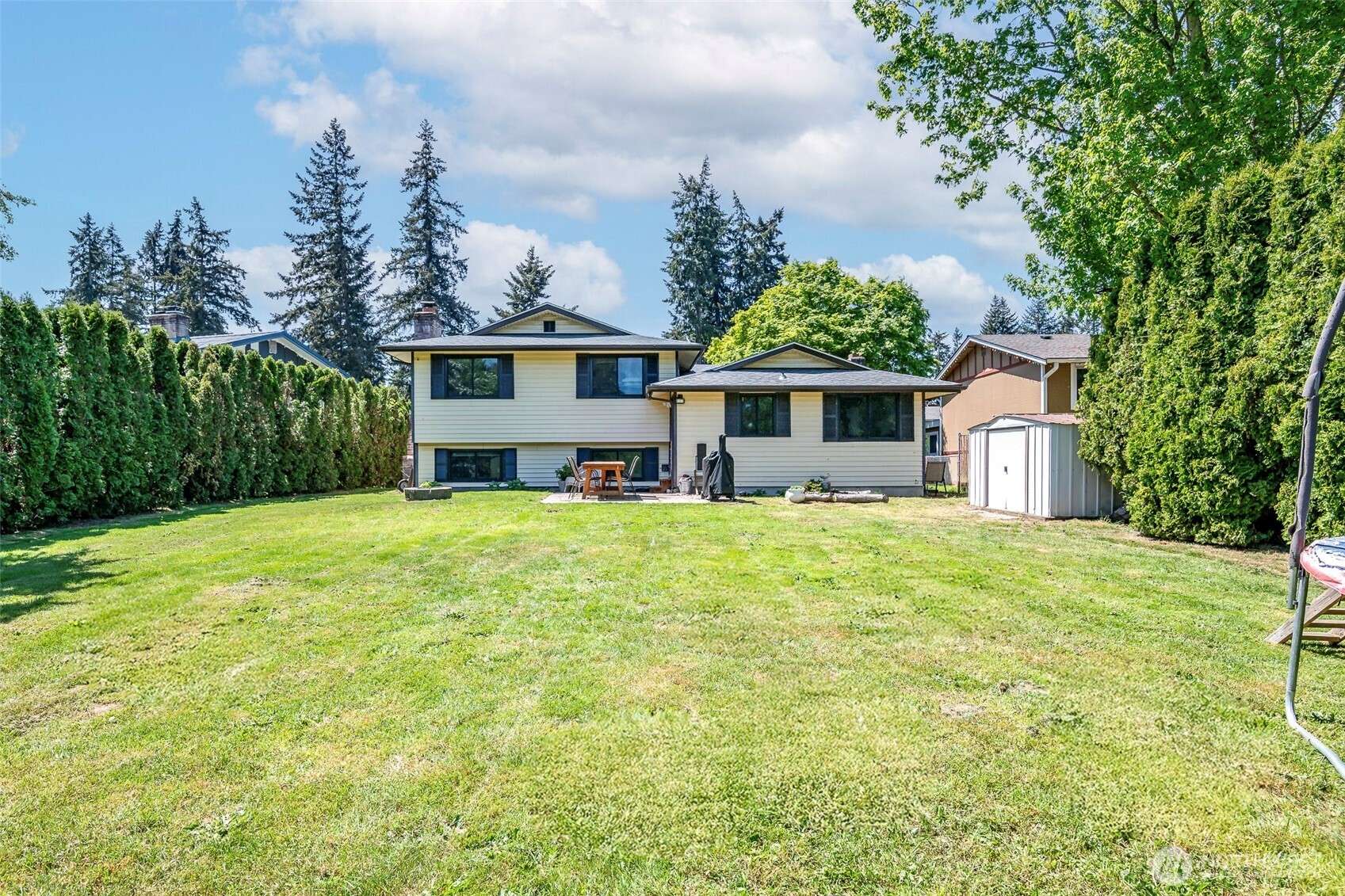 6667 E Grandview Avenue , Tacoma, WA 98404