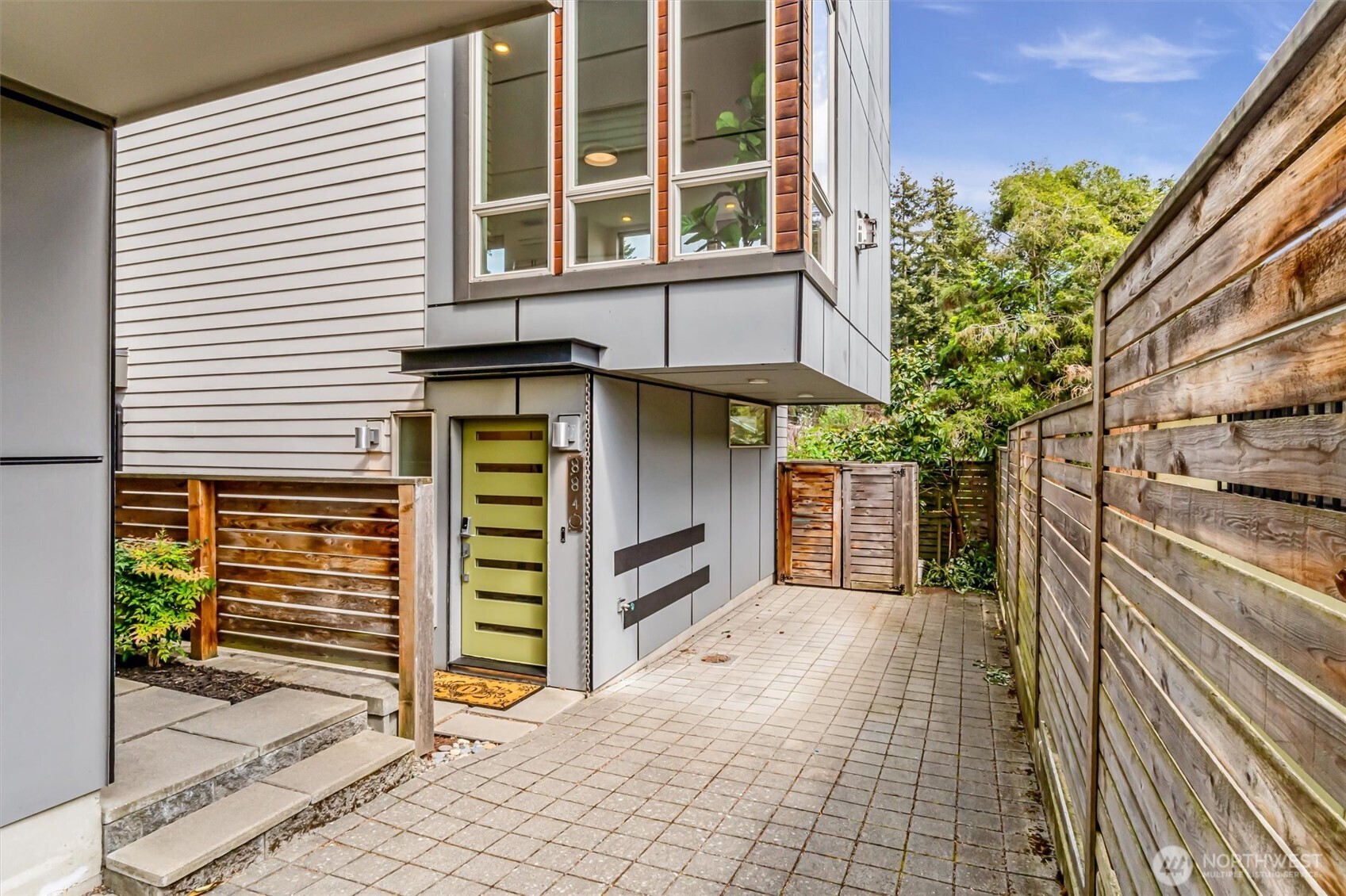 8840 Interlake Avenue N, Seattle, WA 98103