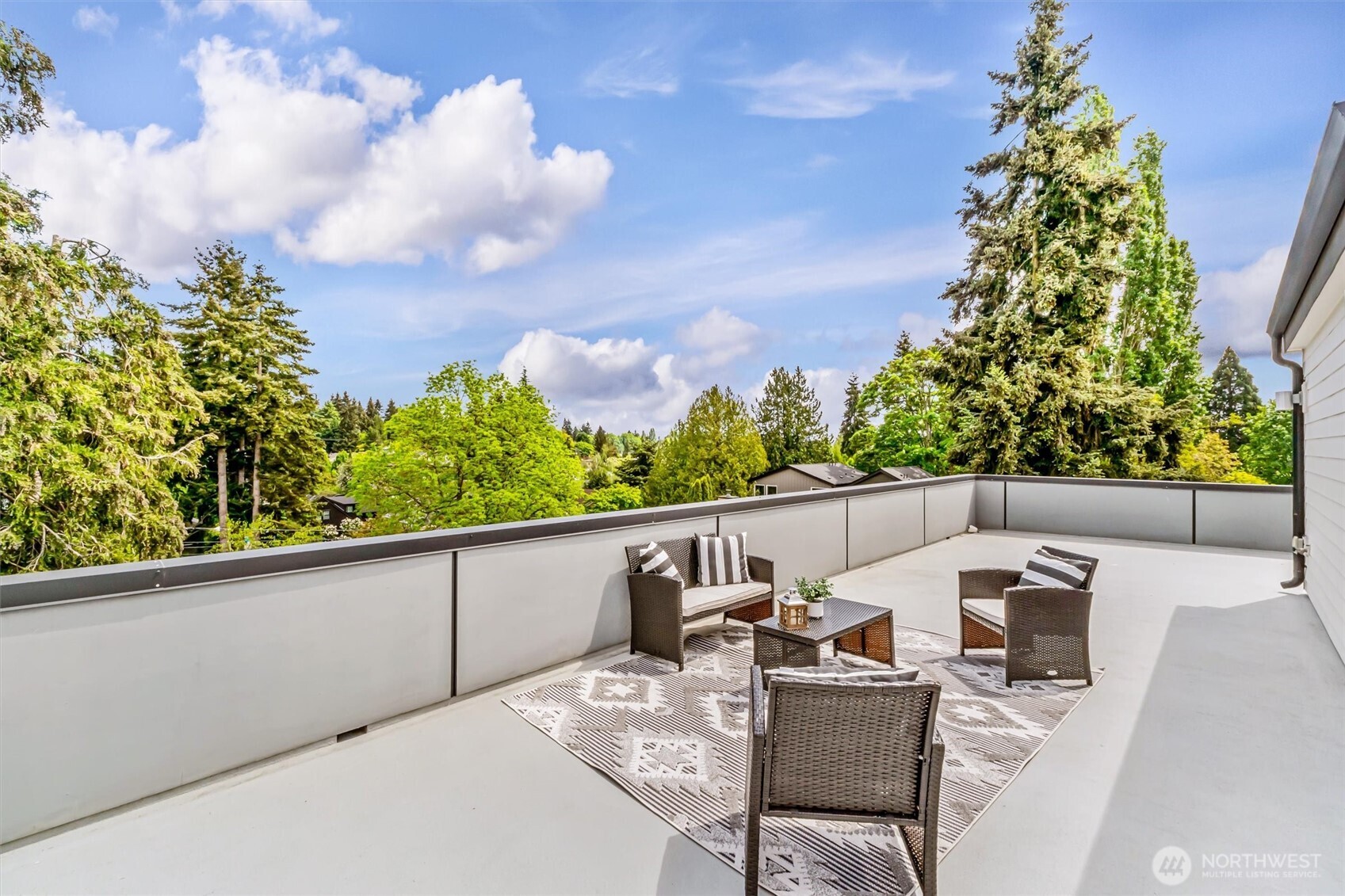 8840 Interlake Avenue N, Seattle, WA 98103