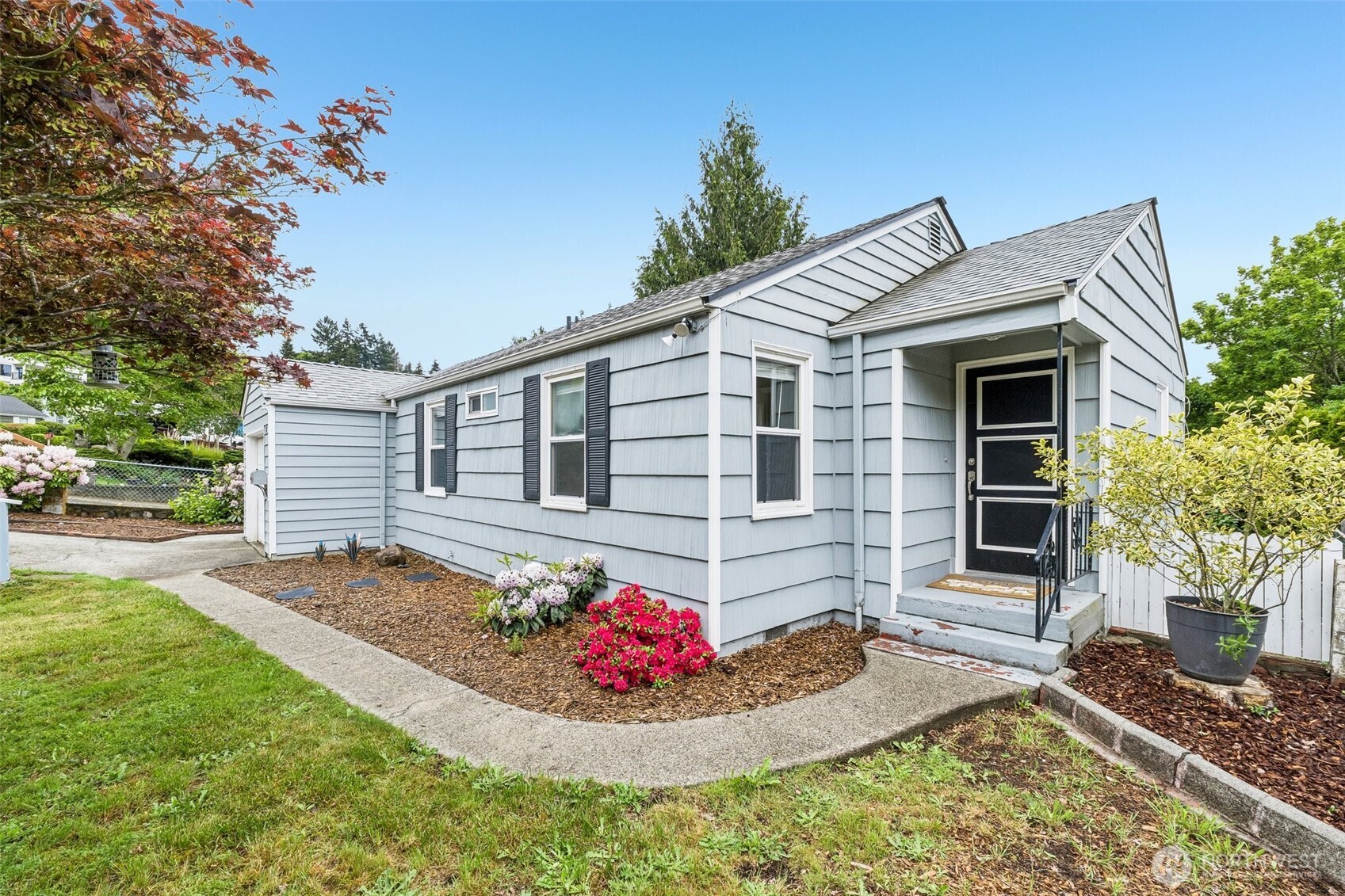 517 Bronson Way NE, Renton, WA 98056