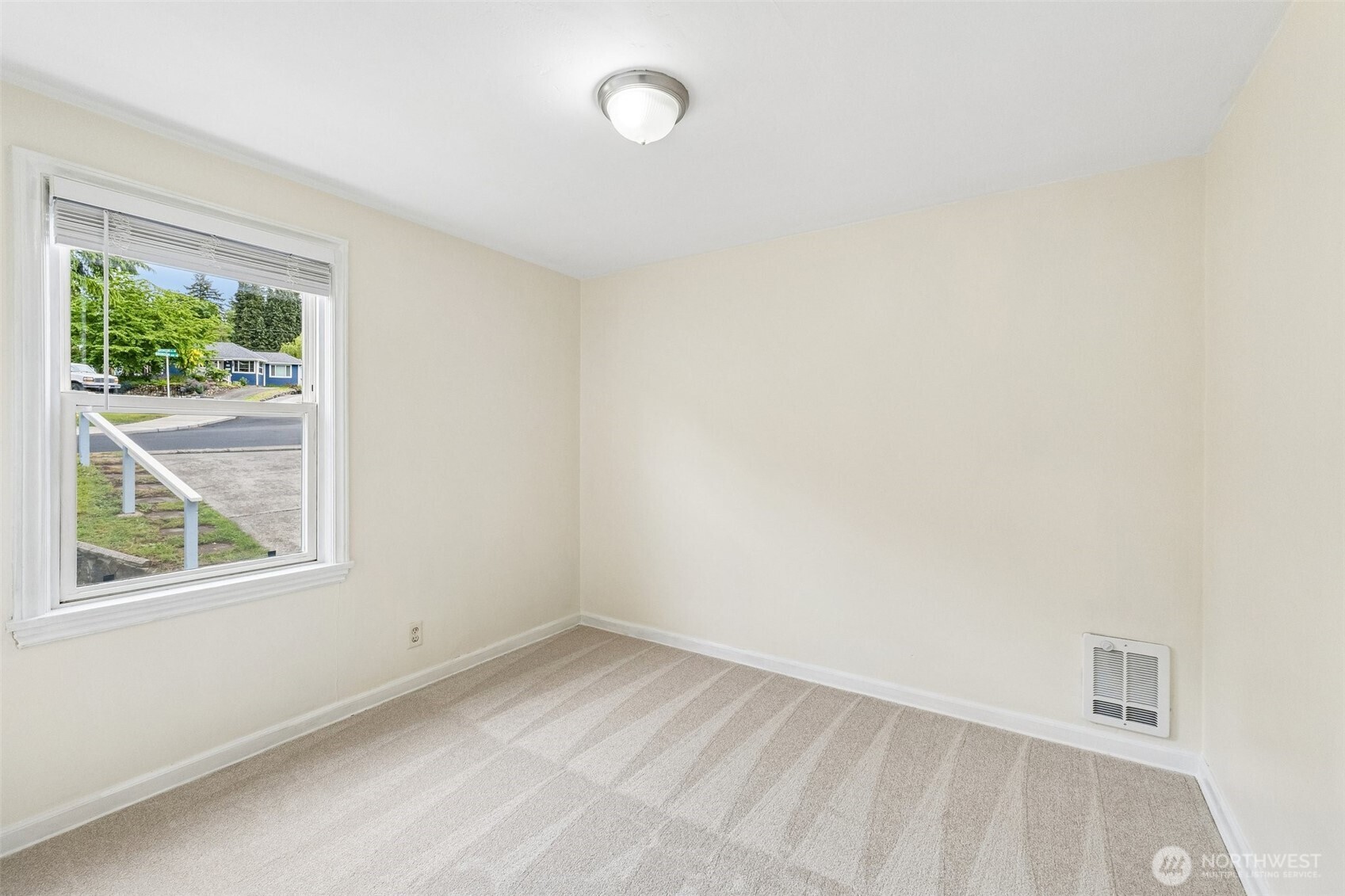 517 Bronson Way NE, Renton, WA 98056