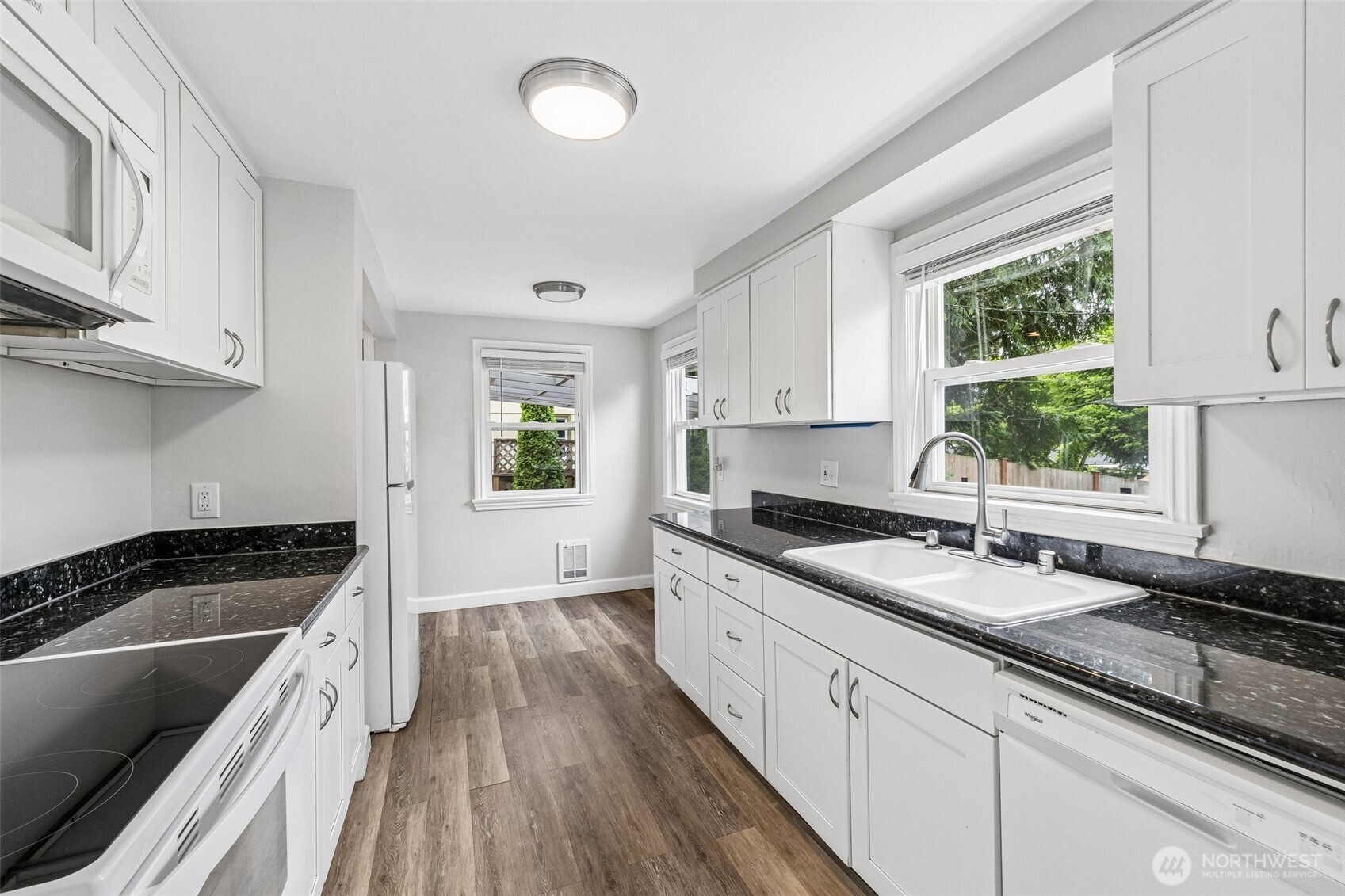 517 Bronson Way NE, Renton, WA 98056