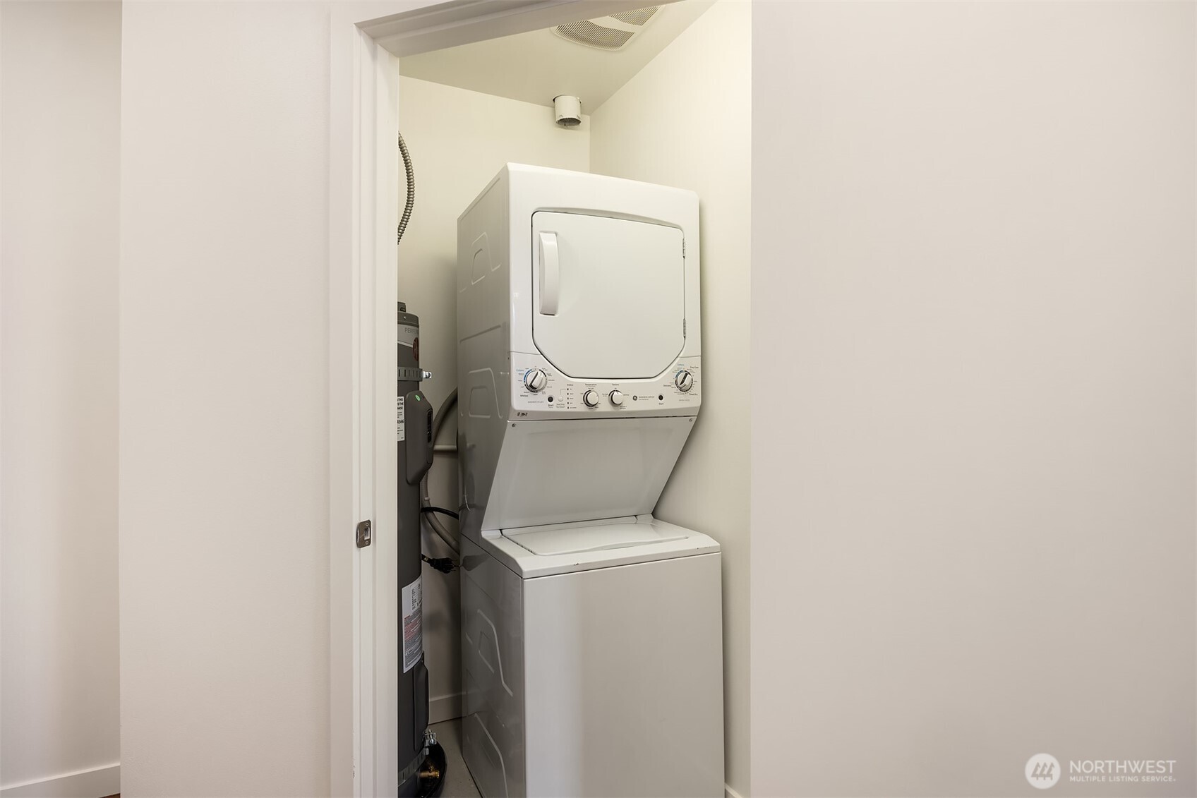 2960 Eastlake Avenue E #213, Seattle, WA 98102