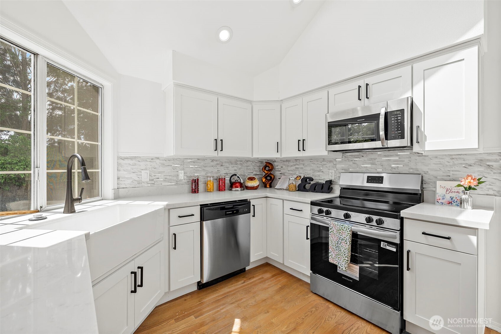 9219 S 237th Place , Kent, WA 98031