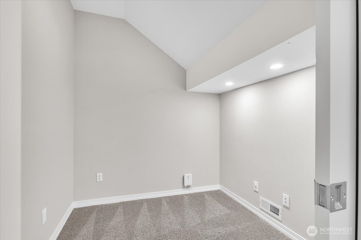 3417 77th Avenue SE, Mercer Island, WA 98040