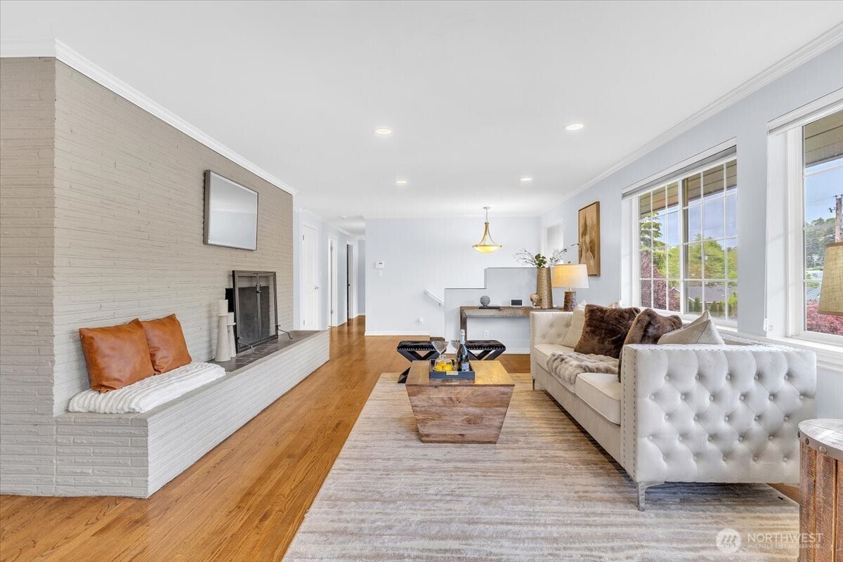 3417 77th Avenue SE, Mercer Island, WA 98040