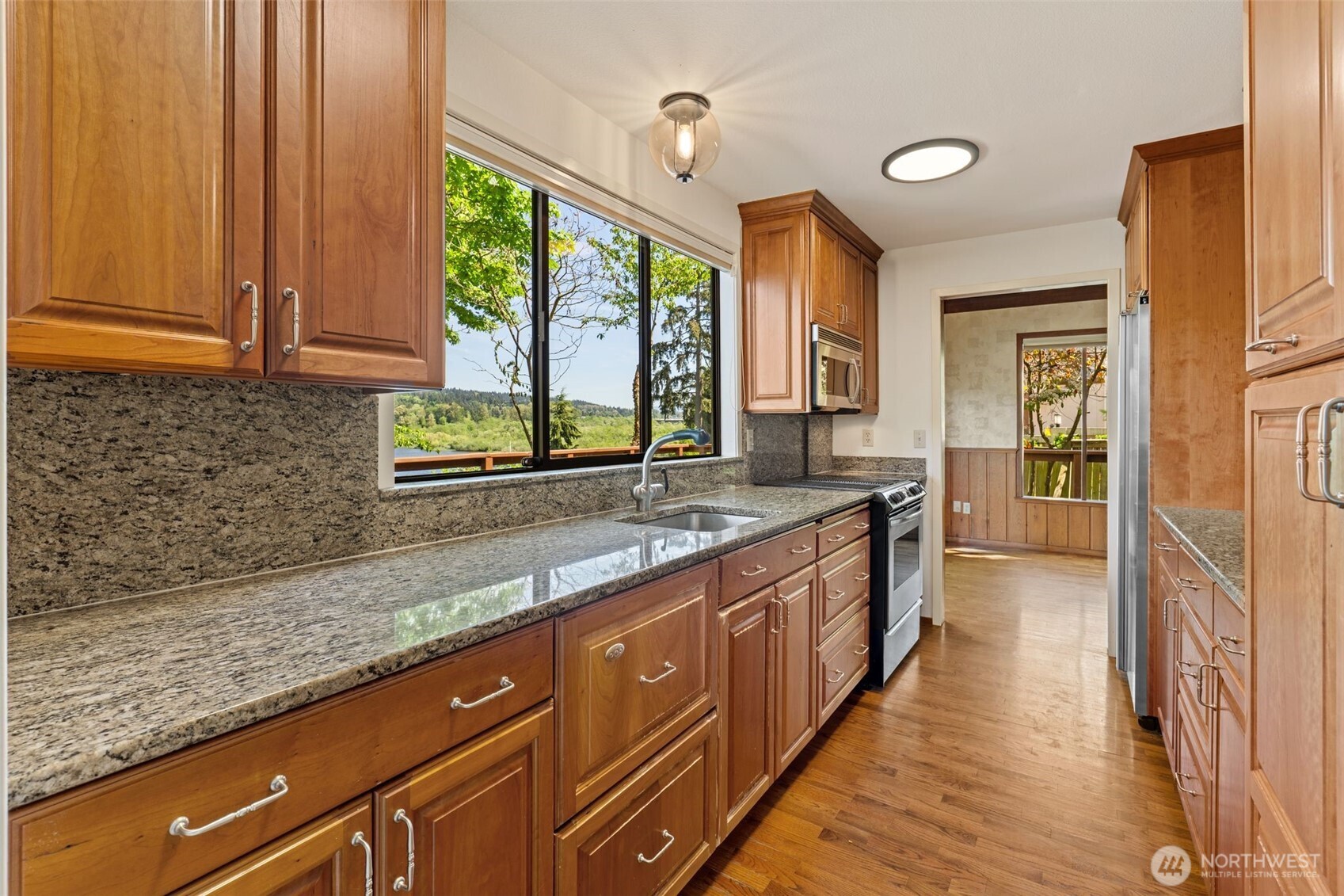 4442 95th Avenue NE, Bellevue, WA 98004