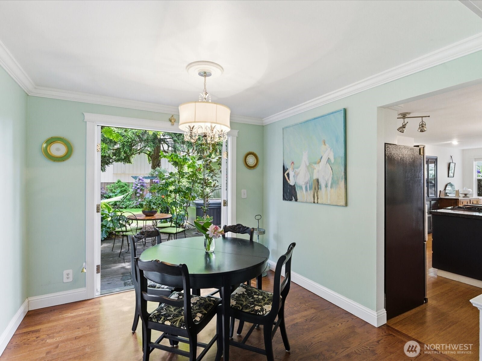 12841 NE 113th Street , Kirkland, WA 98033-4107
