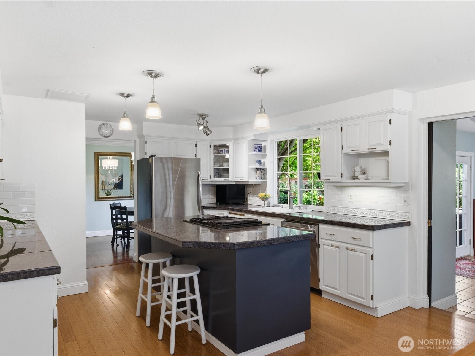 12841 NE 113th Street , Kirkland, WA 98033-4107