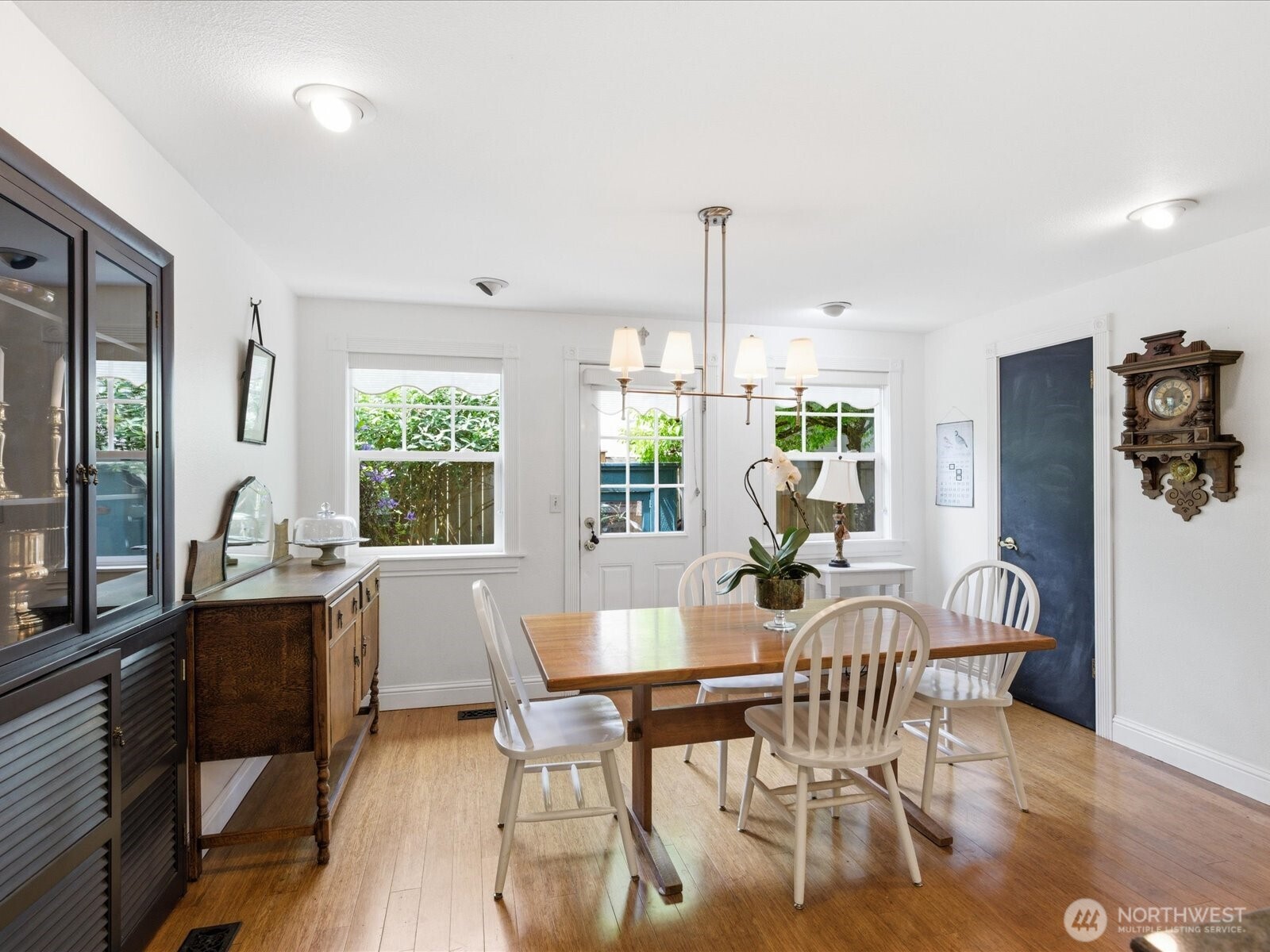 12841 NE 113th Street , Kirkland, WA 98033-4107